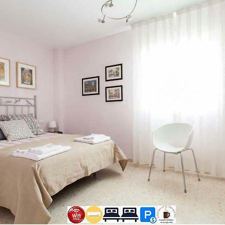 Apartamento Jardin De Santa Paula Севиля Екстериор снимка