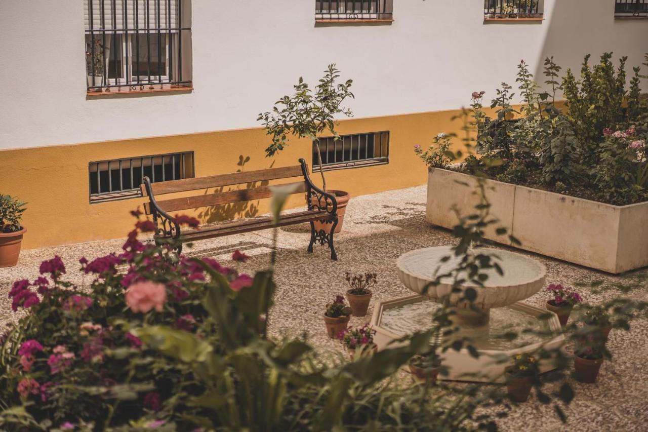 Apartamento Jardin De Santa Paula Севиля Екстериор снимка