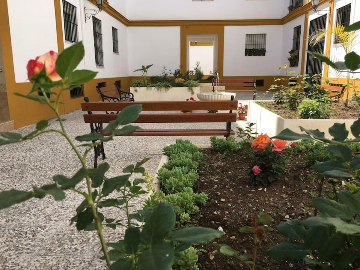 Apartamento Jardin De Santa Paula Севиля Екстериор снимка